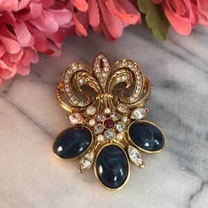 Vintage 94 JOSE BARRERA for AVON FLORENTINE FLeur de Lis PIN brooch